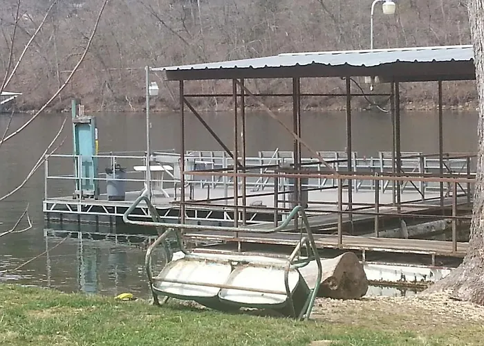 Taneycomo Lakefront Resort