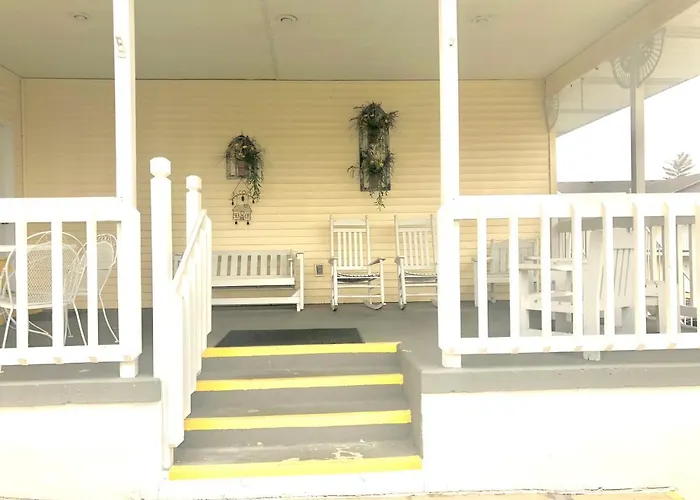 Motel: Honeysuckle Inn & Conference Center